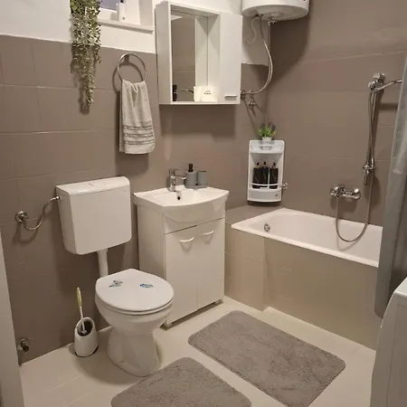 Sandra Apartment *